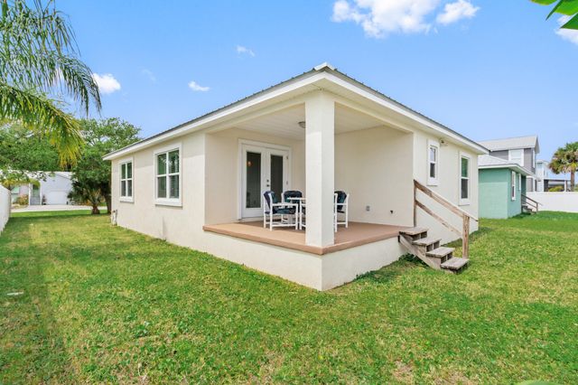 32 S Comares Ave, St Augustine, FL 32080