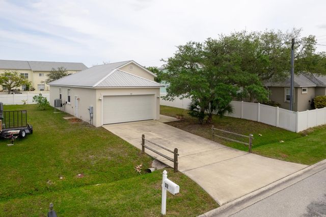 32 S Comares Ave, St Augustine, FL 32080