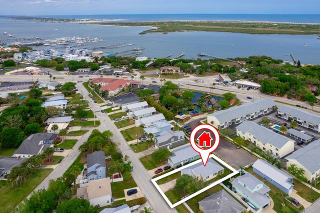 32 S Comares Ave, St Augustine, FL 32080
