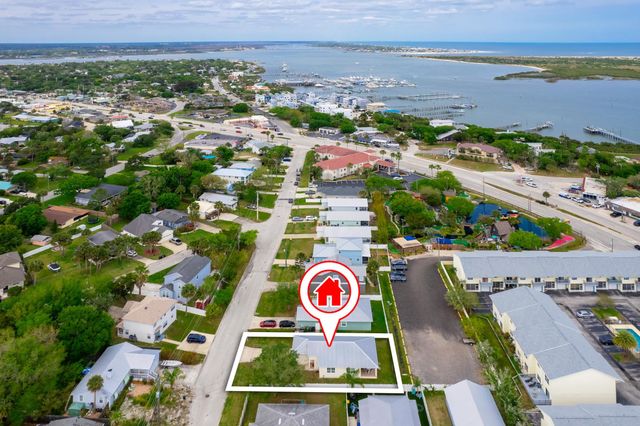 32 S Comares Ave, St Augustine, FL 32080