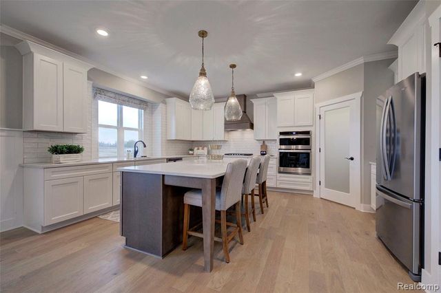 MOH 124 Gambrel Lane Drive, Howell, MI 48843