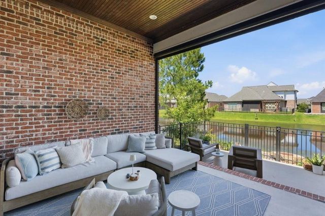 5847 Lakeview Lane, Lake Charles, LA 70605