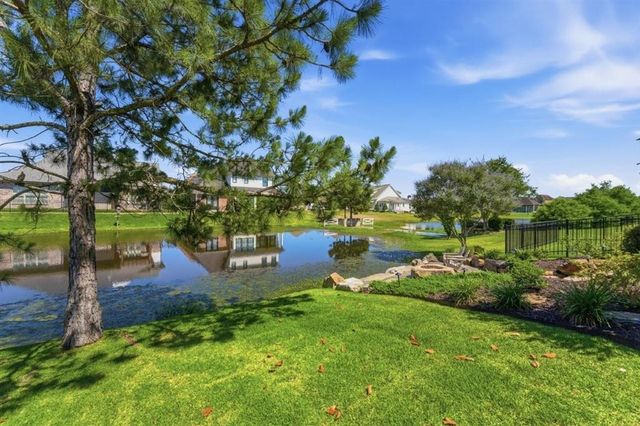 5847 Lakeview Lane, Lake Charles, LA 70605