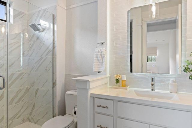 211 Ringtail Stream DR, Austin, TX 78738