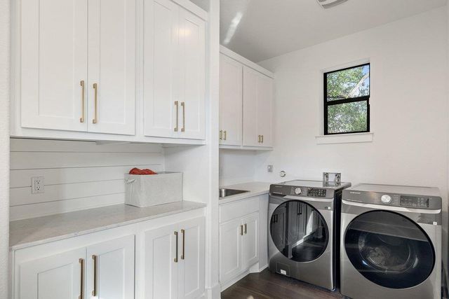 211 Ringtail Stream DR, Austin, TX 78738