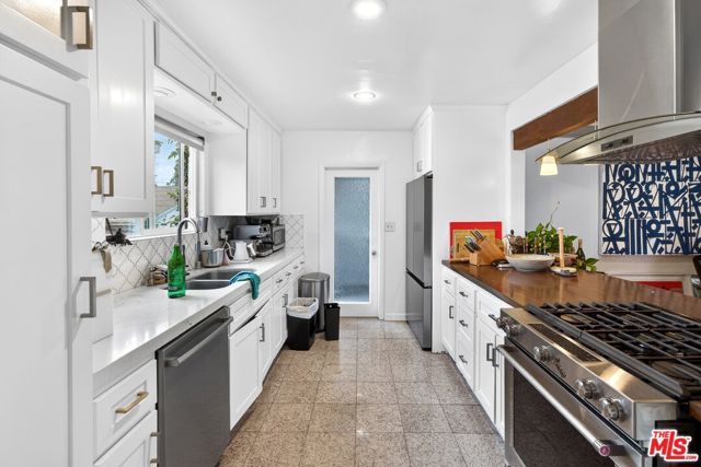 4915 West Boulevard, View Park, CA 90043