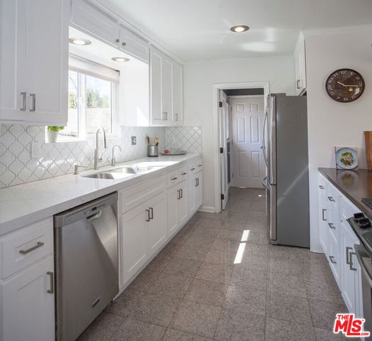 4915 West Boulevard, View Park, CA 90043