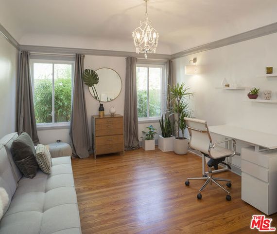 4915 West Boulevard, View Park, CA 90043