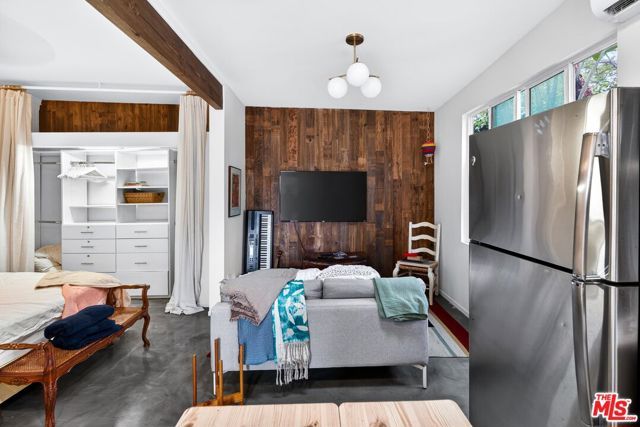 4915 West Boulevard, View Park, CA 90043