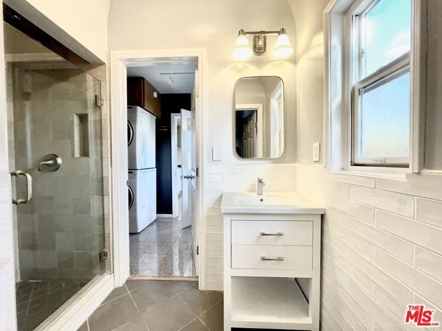 4915 West Boulevard, View Park, CA 90043