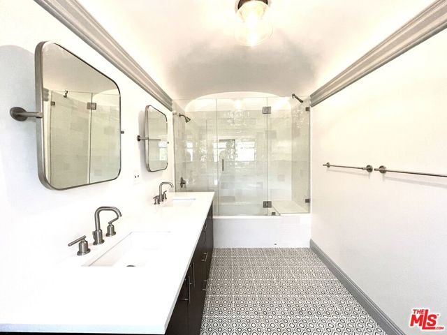 4915 West Boulevard, View Park, CA 90043