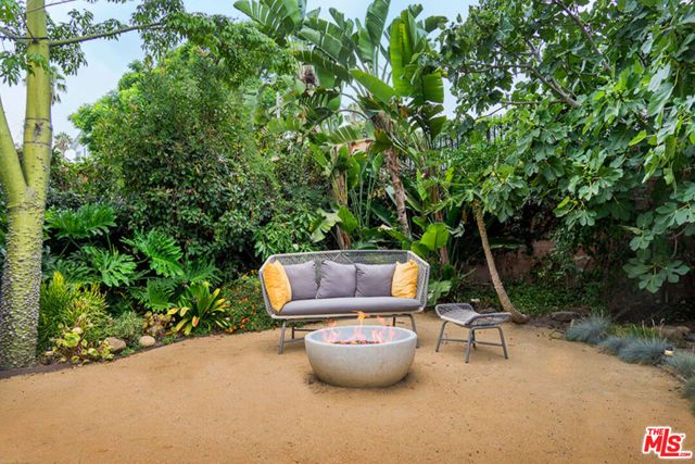 4915 West Boulevard, View Park, CA 90043