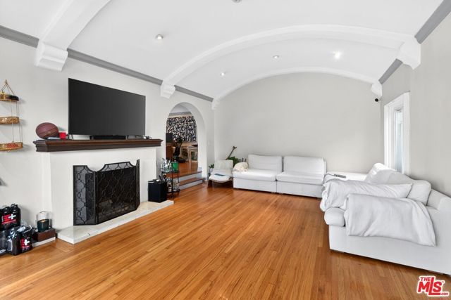 4915 West Boulevard, View Park, CA 90043