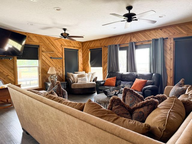 20707 Youpon Court, Thornton, TX 76687