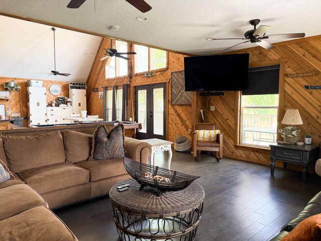 20707 Youpon Court, Thornton, TX 76687