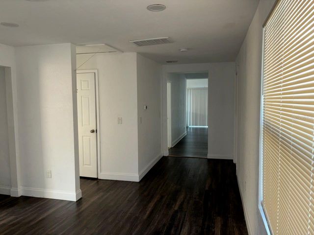 3227 70TH AVENUE N, St Petersburg, FL 33702