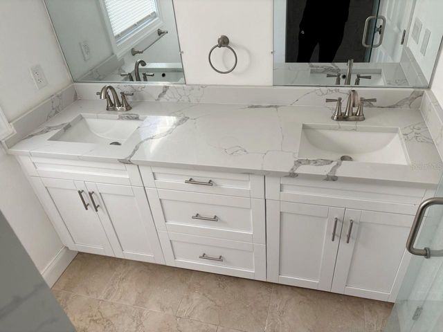 3227 70TH AVENUE N, St Petersburg, FL 33702