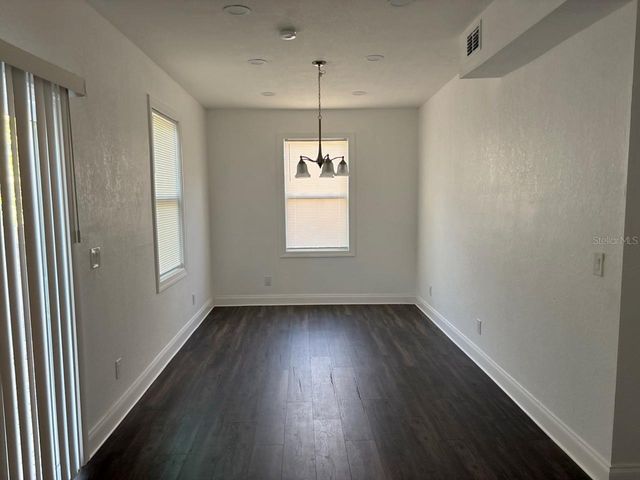 3227 70TH AVENUE N, St Petersburg, FL 33702