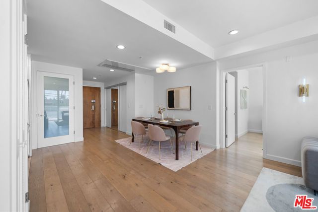 105 S Mariposa Avenue 204, Los Angeles, CA 90004