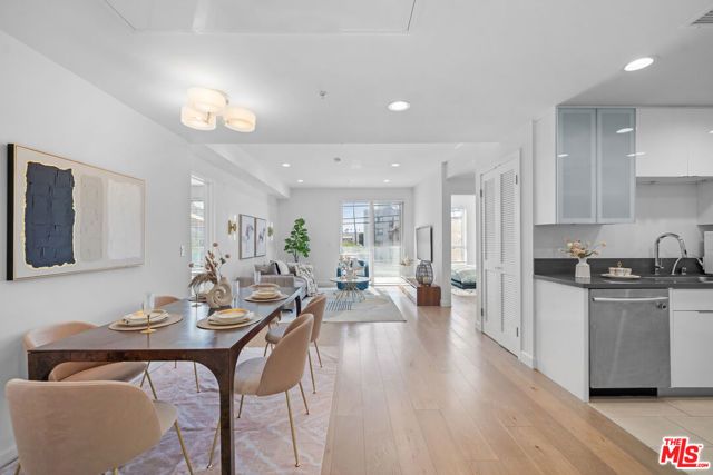 105 S Mariposa Avenue 204, Los Angeles, CA 90004