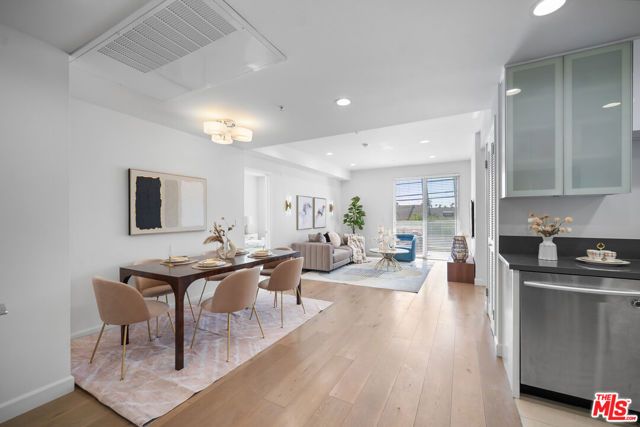 105 S Mariposa Avenue 204, Los Angeles, CA 90004