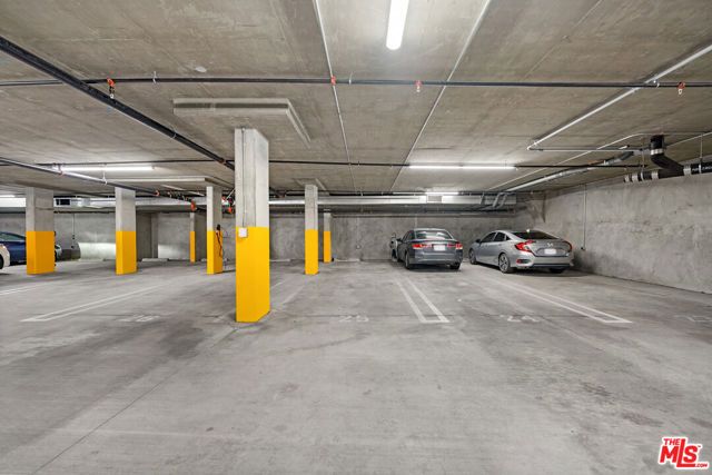 105 S Mariposa Avenue 204, Los Angeles, CA 90004