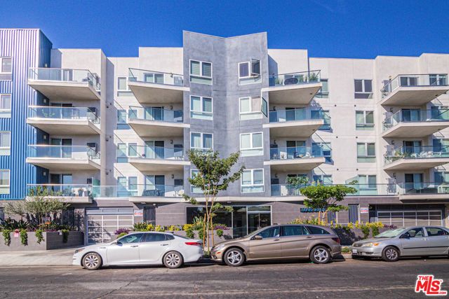 105 S Mariposa Avenue 204, Los Angeles, CA 90004