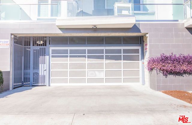 105 S Mariposa Avenue 204, Los Angeles, CA 90004
