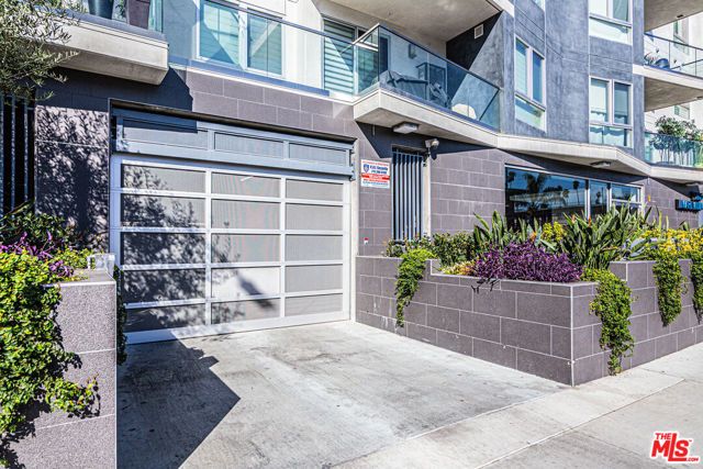 105 S Mariposa Avenue 204, Los Angeles, CA 90004