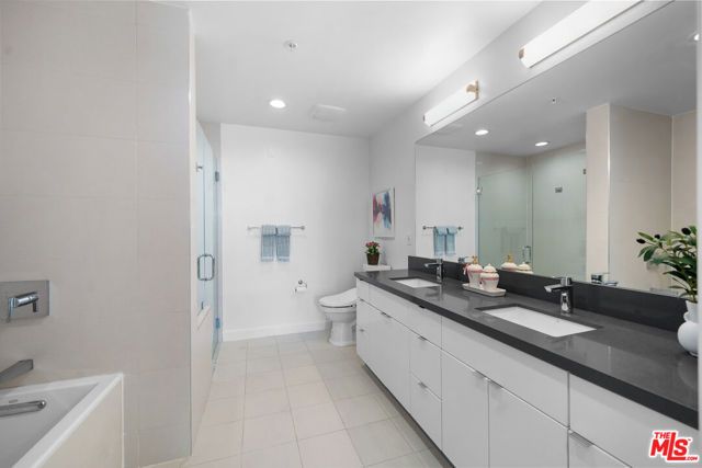 105 S Mariposa Avenue 204, Los Angeles, CA 90004