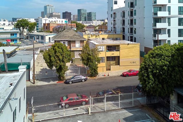830 S Hoover Street, Los Angeles, CA 90005