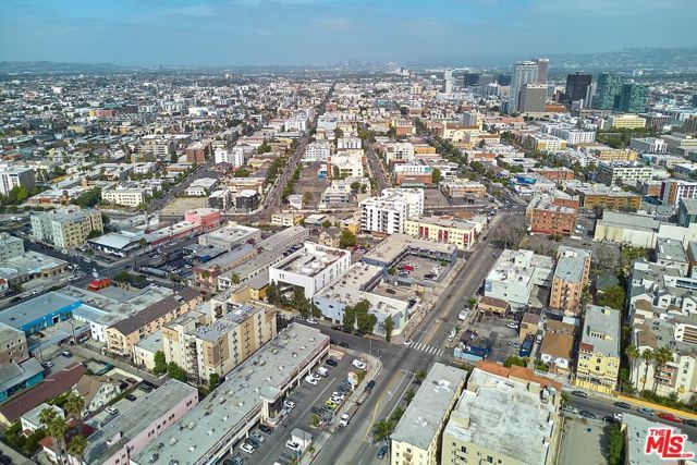 830 S Hoover Street, Los Angeles, CA 90005