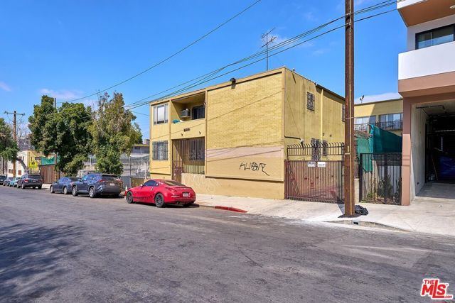 830 S Hoover Street, Los Angeles, CA 90005