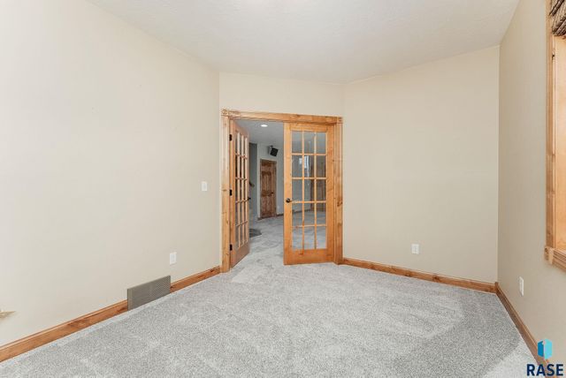 1817 W Ashton Trl, Brandon, SD 57005