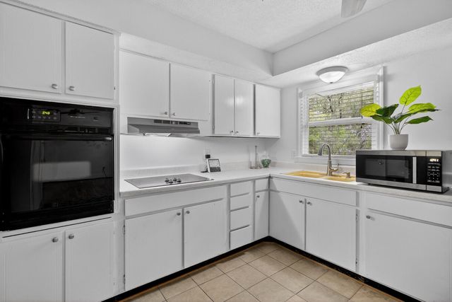 5070 Sc Highway 165, Hollywood, SC 29449