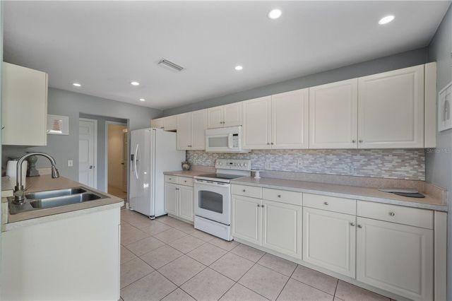 6059 HILLSIDE HEIGHTS DRIVE, Lakeland, FL 33812