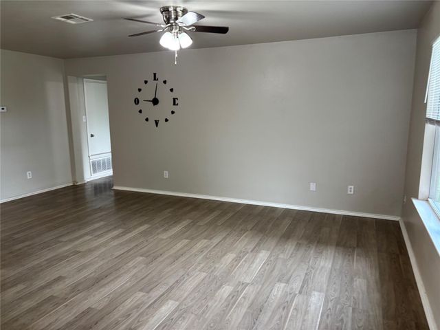 2101 Whistling WAY, Taylor, TX 76574
