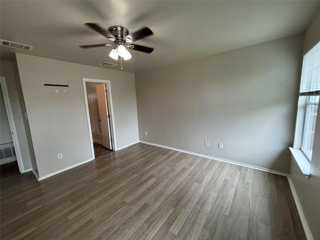 2101 Whistling WAY, Taylor, TX 76574