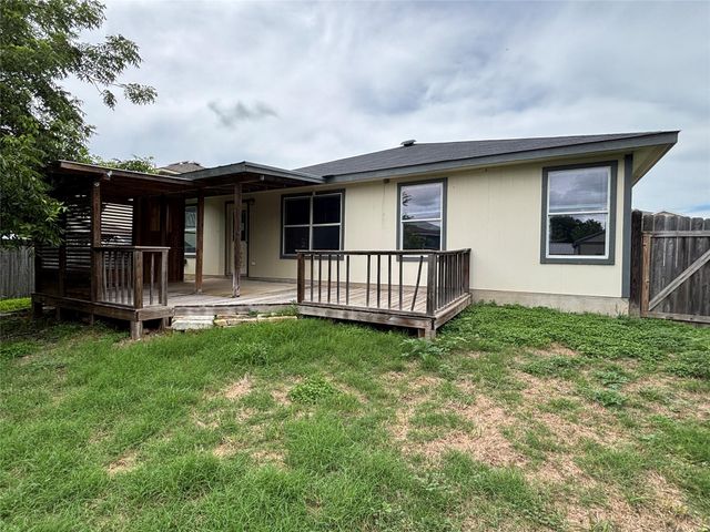 2101 Whistling WAY, Taylor, TX 76574