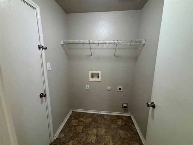2101 Whistling WAY, Taylor, TX 76574