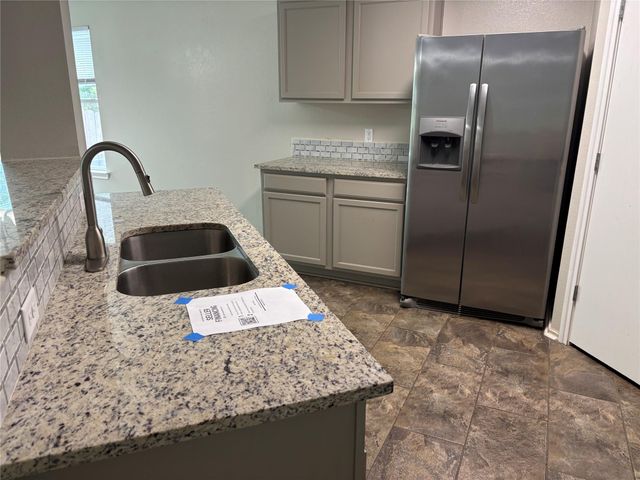 2101 Whistling WAY, Taylor, TX 76574