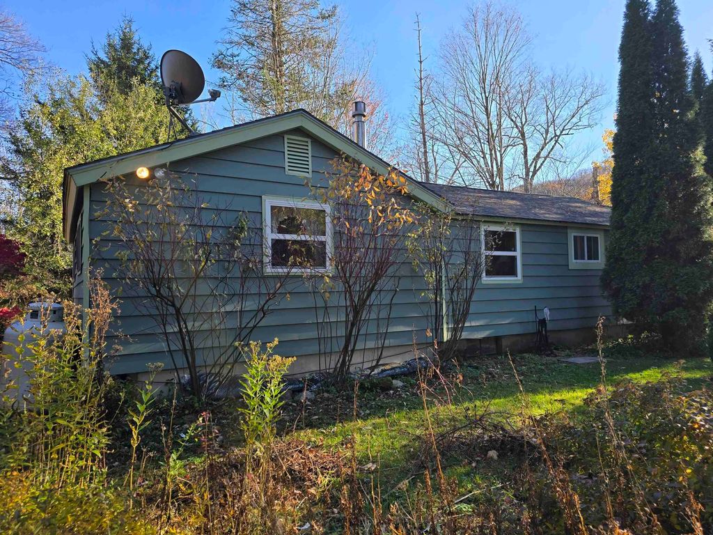 4677 Vt Route 100, Readsboro, VT 05350