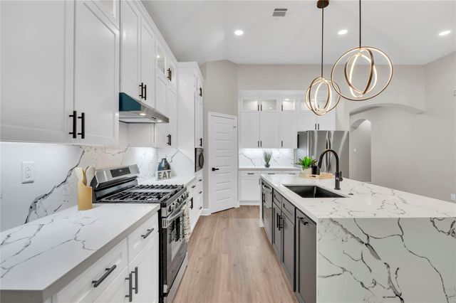 8125 Wetherby Lane, Houston, TX 77075
