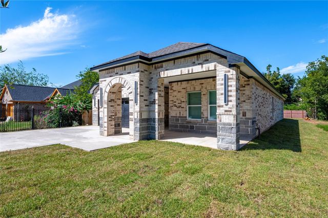 8125 Wetherby Lane, Houston, TX 77075