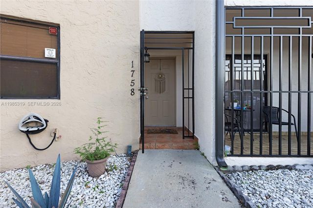 1758 W 58th St 1758, Hialeah, FL 33012