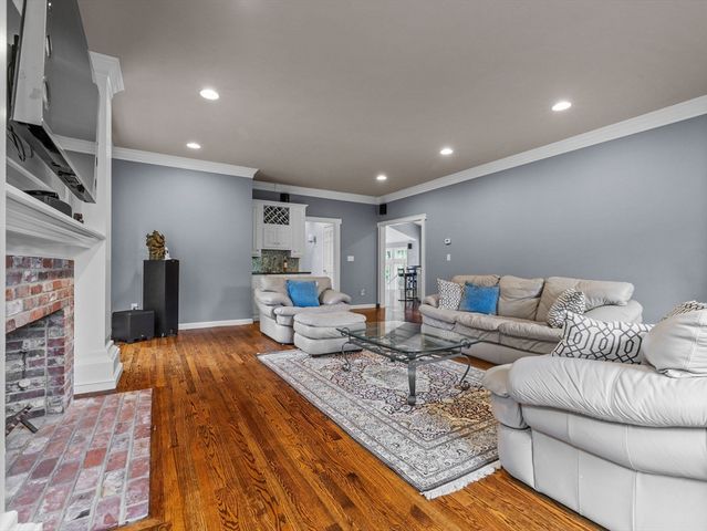 18 Old Colony Dr, Dover, MA 02030