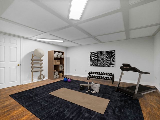 18 Old Colony Dr, Dover, MA 02030
