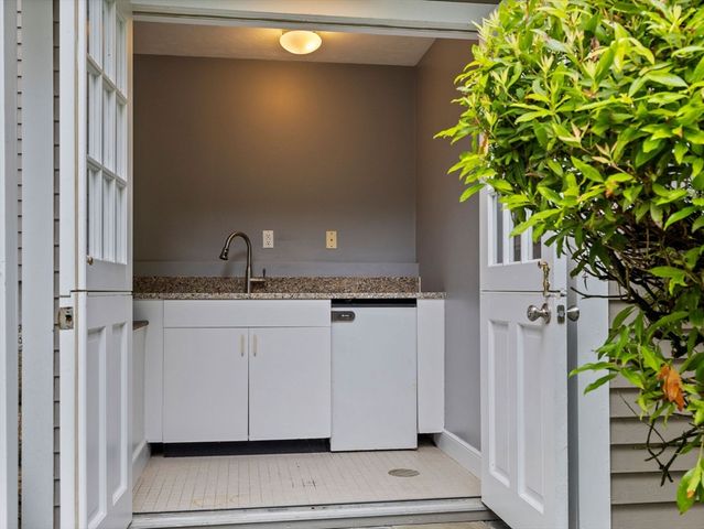 18 Old Colony Dr, Dover, MA 02030