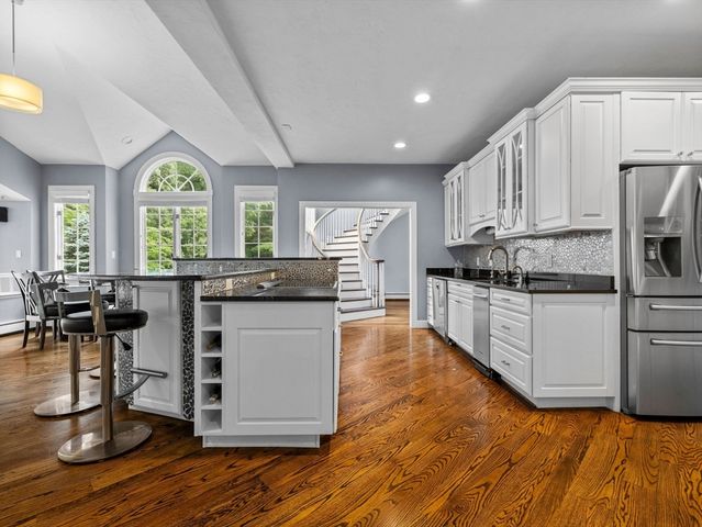 18 Old Colony Dr, Dover, MA 02030