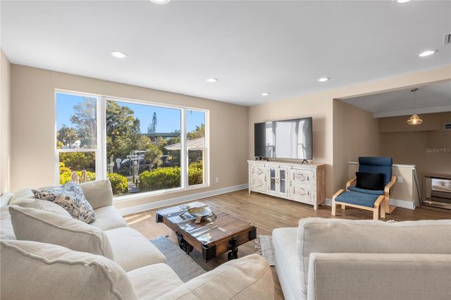 5169 OXFORD DRIVE, Sarasota, FL 34242